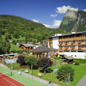 Chalet-hotel Neige Et Roc, The Originals Relais מלון